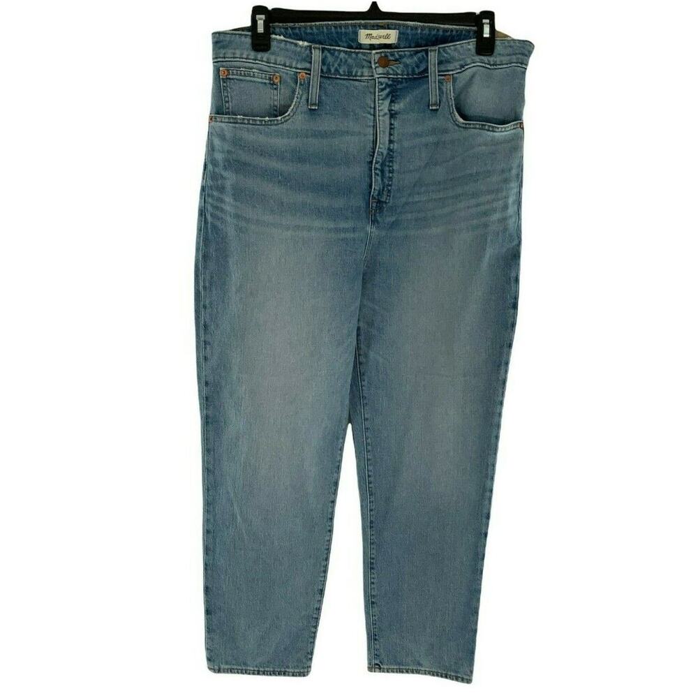 Madewell Straight Leg Jeans in Light Blue Wash